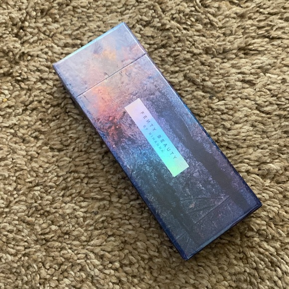 Fenty Beauty | “Frost Bunny” Metallic Eye + Lip Crayon 3-Piece Set - Picture 2 of 6